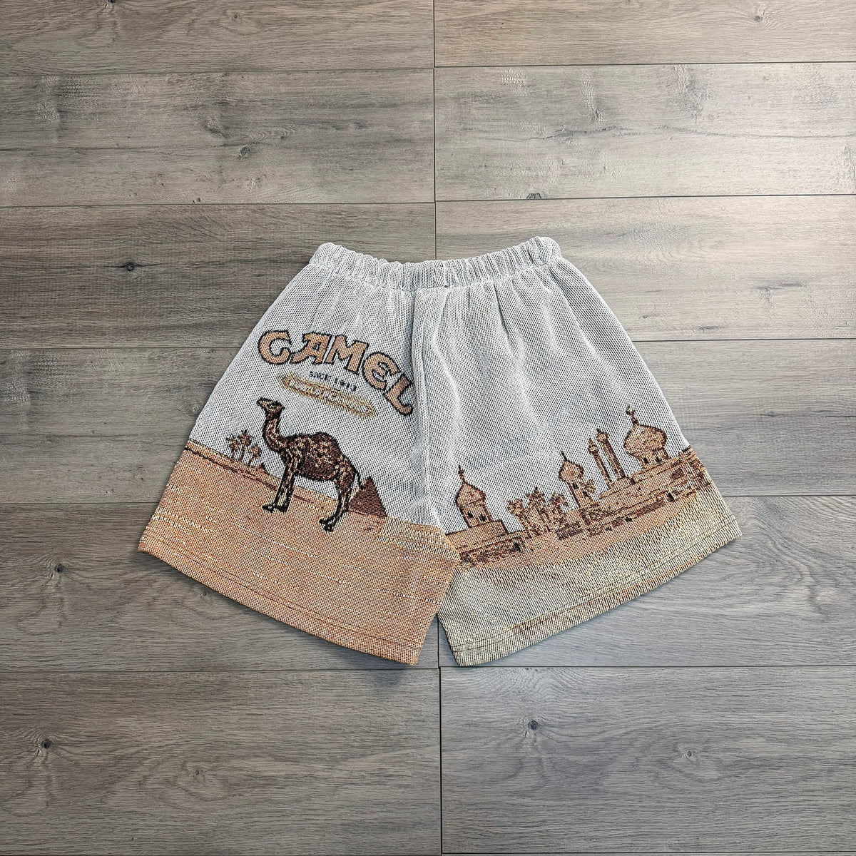 CAMEL TAPESTRY SHORTS