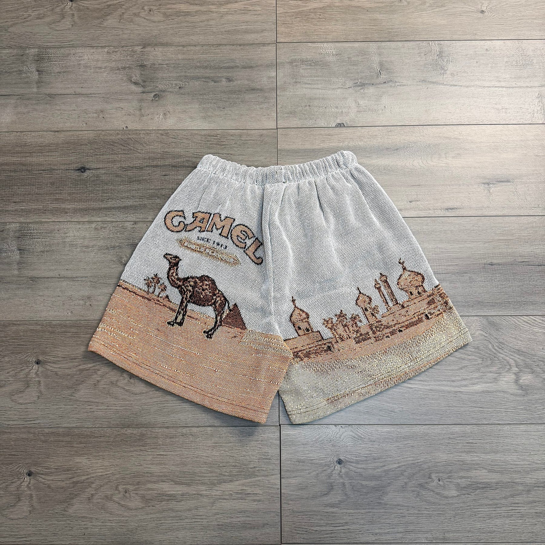 CAMEL TAPESTRY SHORTS